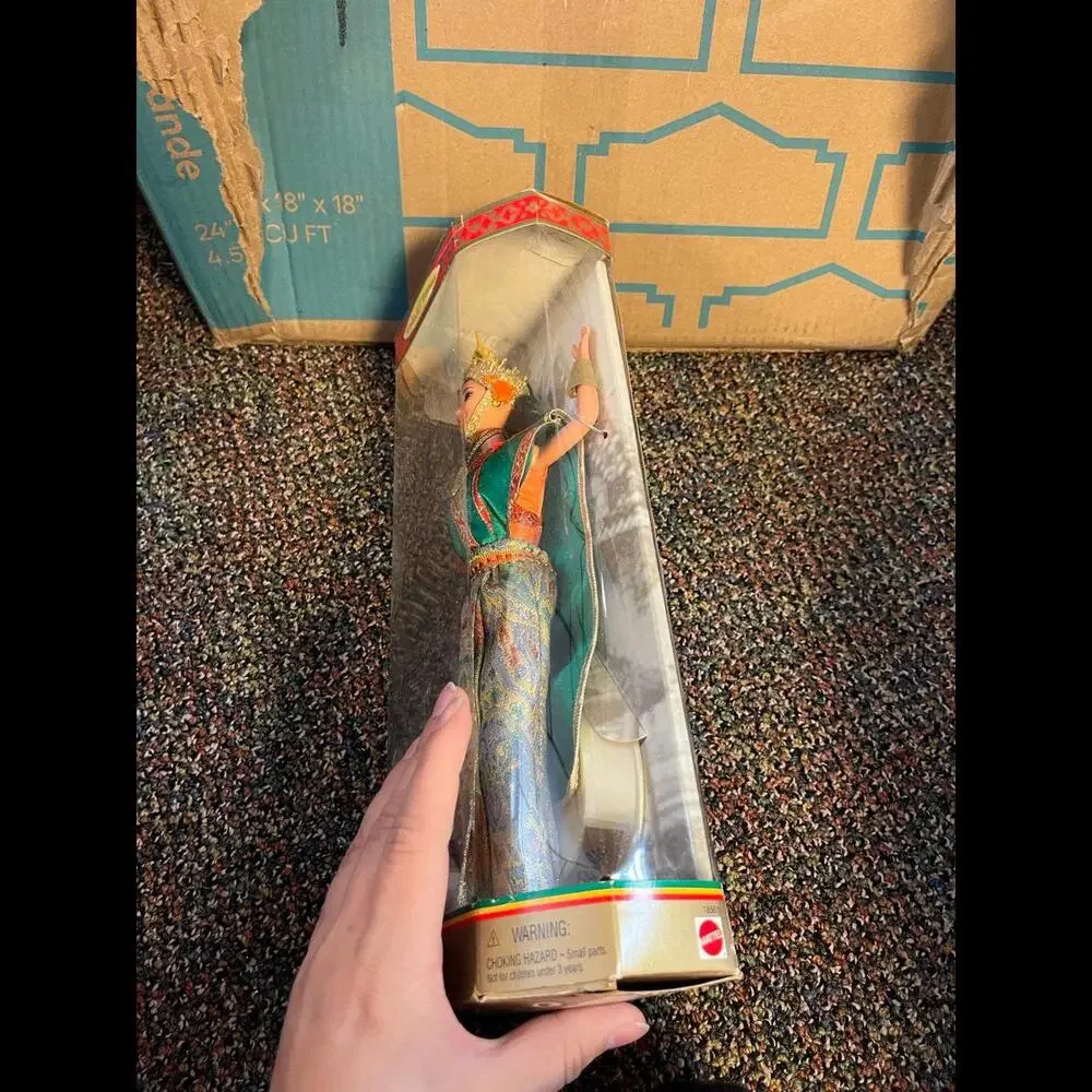 Thai‎ Barbie Collector Edition Dolls of the World Mattel NEW Traditional